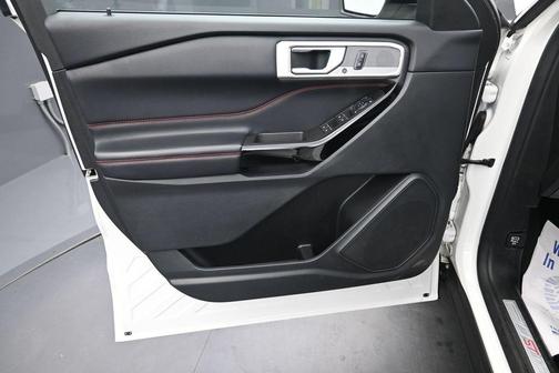 Star White 2022 Ford Explorer ST-Line