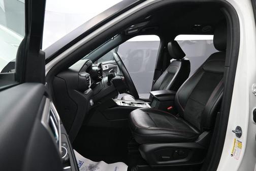 Star White 2022 Ford Explorer ST-Line