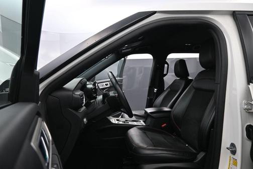 Star White 2022 Ford Explorer ST-Line