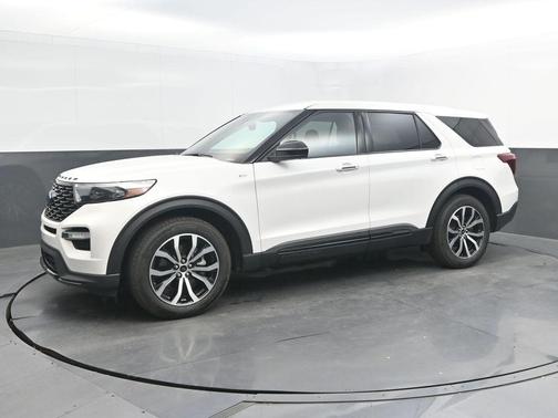 Star White 2022 Ford Explorer ST-Line