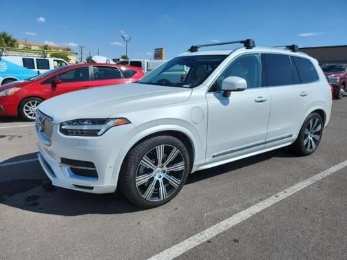 2024 Volvo XC90 Recharge Plug-In Hybrid T8 Ultimate Bright Theme 7-Seater