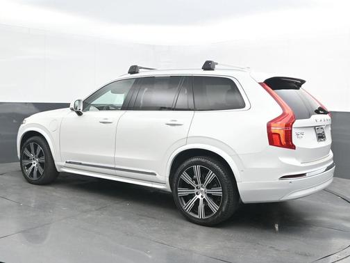 2024 Volvo XC90 Recharge Plug-In Hybrid T8 Ultimate Bright Theme 7-Seater