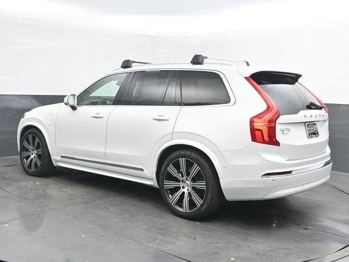2024 Volvo XC90 Recharge Plug-In Hybrid T8 Ultimate Bright Theme 7-Seater