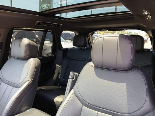 Santorini Black 2023 Land Rover Range Rover P530 SE