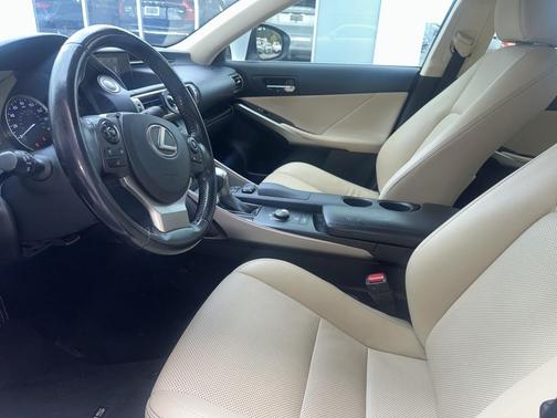 2016 Lexus IS 300 Base