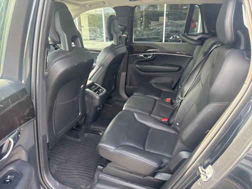 Savile Gray Metallic 2017 Volvo XC90 T6 Momentum