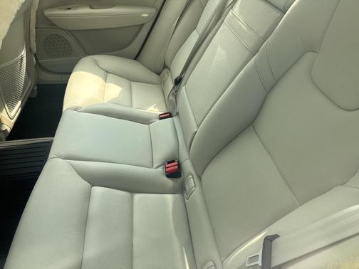 2017 Volvo S90 T5 Momentum