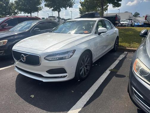 2017 Volvo S90 T5 Momentum