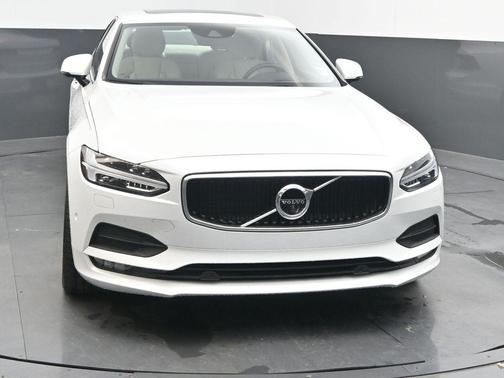 2017 Volvo S90 T5 Momentum