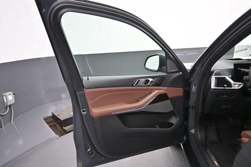 Gray Metallic 2026 BMW X5 xDrive40i