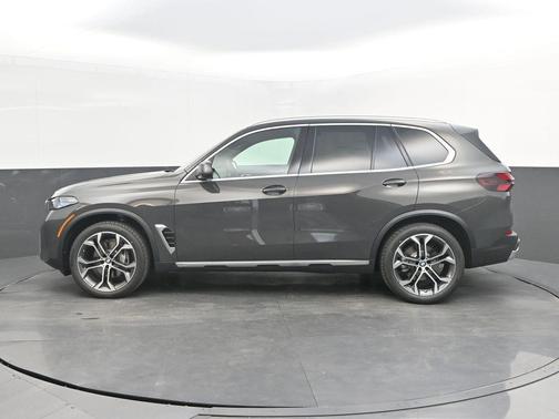 Gray Metallic 2026 BMW X5 xDrive40i