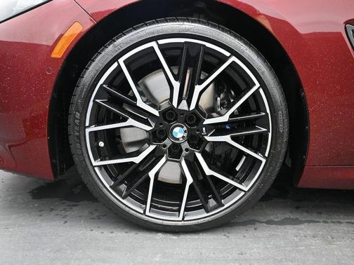 Aventurin Red Metallic 2026 BMW 840 i xDrive