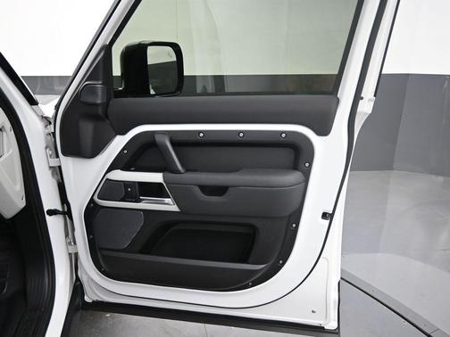 2022 Land Rover Defender 110 Standard