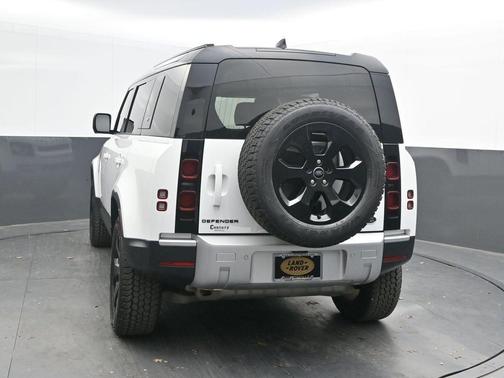 2022 Land Rover Defender 110 Standard