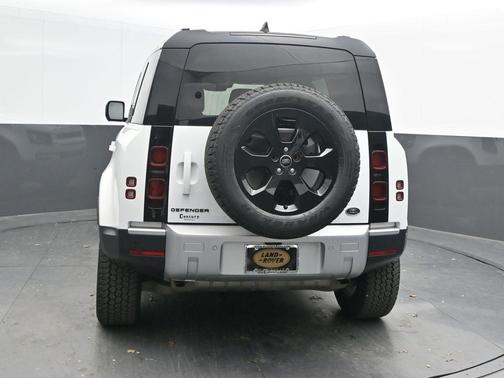 2022 Land Rover Defender 110 Standard