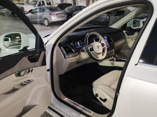 2024 Volvo XC90 B6 Plus Bright Theme 7-Seater