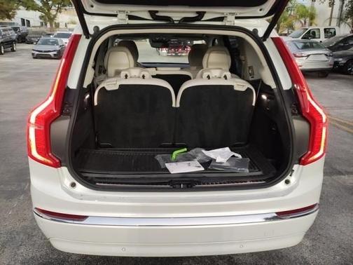 2024 Volvo XC90 B6 Plus Bright Theme 7-Seater
