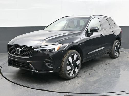 2025 Volvo XC60 Plug-In Hybrid T8 Plus