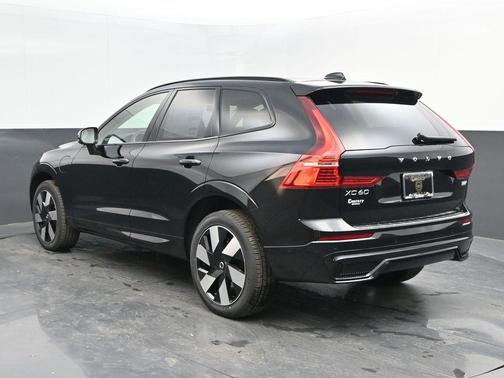 2025 Volvo XC60 Plug-In Hybrid T8 Plus