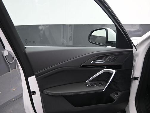 White Metallic 2026 BMW X1 xDrive28i
