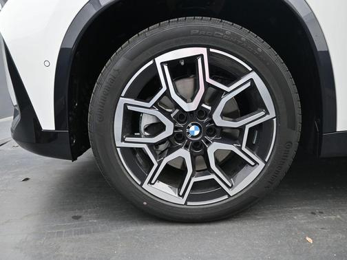 White Metallic 2026 BMW X1 xDrive28i