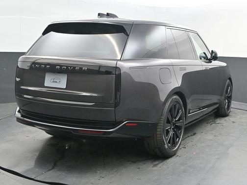 2026 Land Rover Range Rover P400 SE