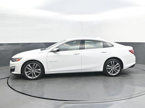 Summit White 2024 Chevrolet Malibu 2LT
