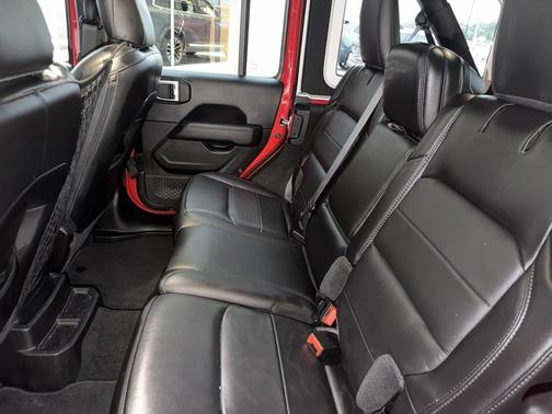 2021 Jeep Wrangler Unlimited Sahara Altitude