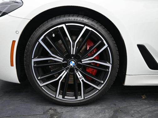 2022 BMW M550 i xDrive