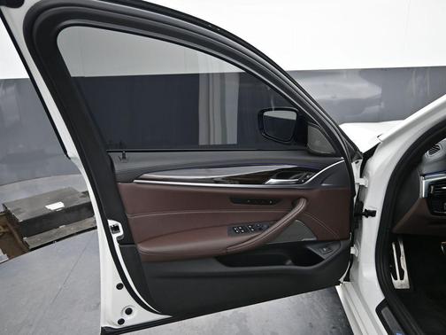 2022 BMW M550 i xDrive