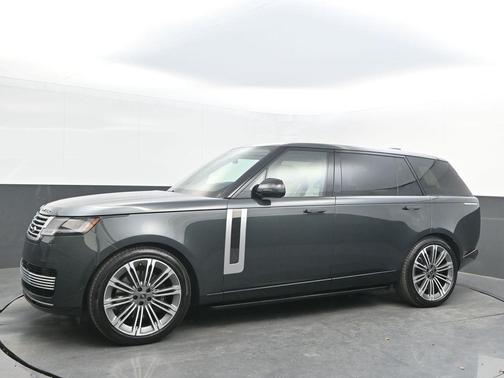 2025 Land Rover Range Rover P615 SV