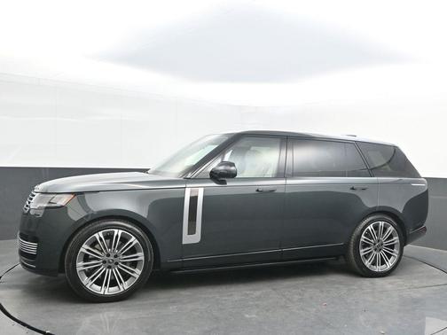 2025 Land Rover Range Rover P615 SV