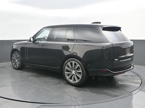 Santorini Black 2023 Land Rover Range Rover P400 SE