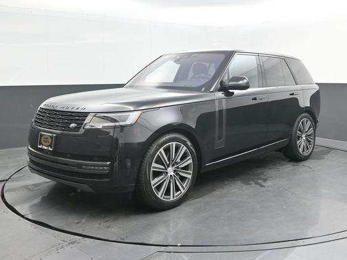 Santorini Black 2023 Land Rover Range Rover P400 SE