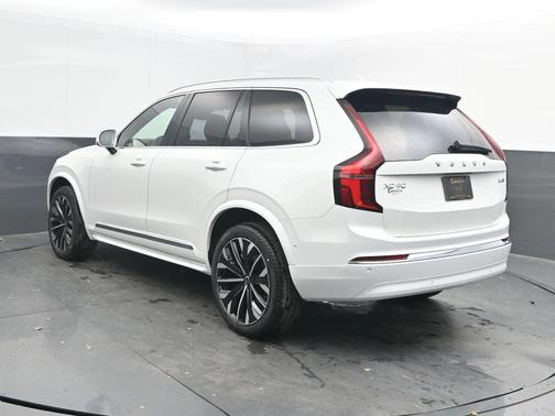 Crystal White Pearl 2026 Volvo XC90 B6 Ultra 7-Seater
