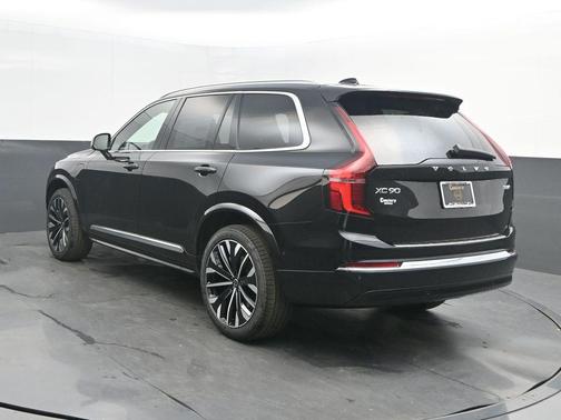 2026 Volvo XC90 Plug-In Hybrid T8 Plus 7-Seater
