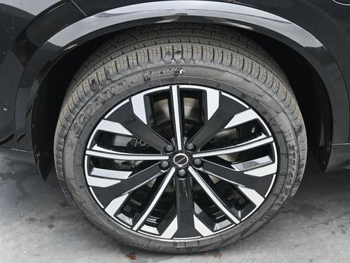 2026 Volvo XC90 Plug-In Hybrid T8 Plus 7-Seater