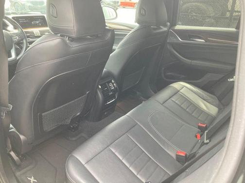 Black Sapphire Metallic 2019 BMW X4 xDrive30i