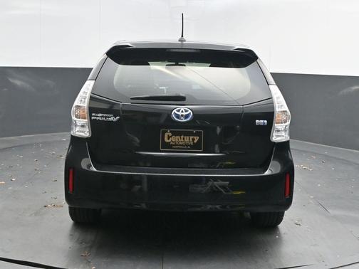 2012 Toyota Prius v Five