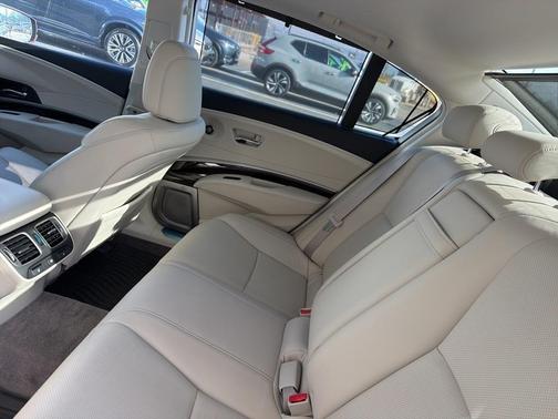 2016 Acura RLX Advance Package