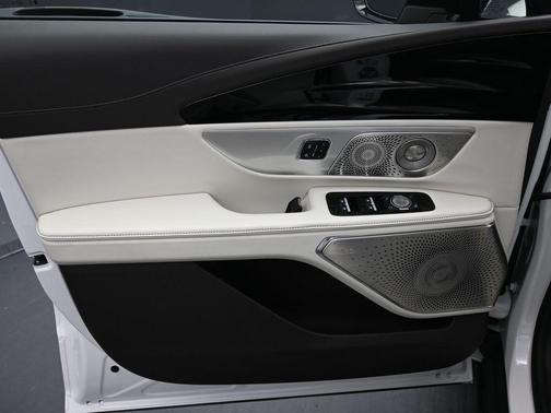 2024 Lincoln Nautilus Black Label