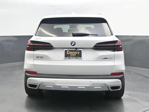White Metallic 2026 BMW X5 sDrive40i