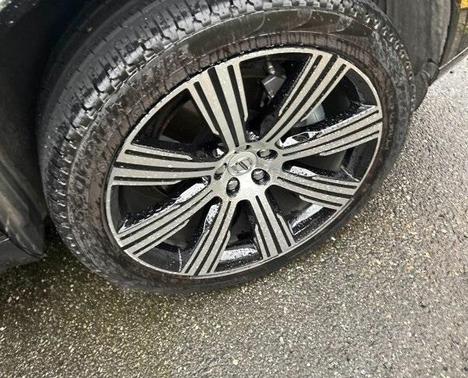 2025 Volvo XC90 B6 Ultra