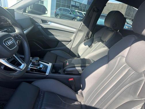 Chronos Gray Metallic 2023 Audi Q5 45 S line Premium Plus