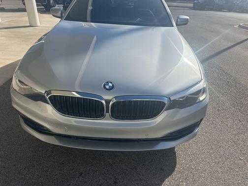 2019 BMW 530 i