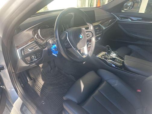 2019 BMW 530 i
