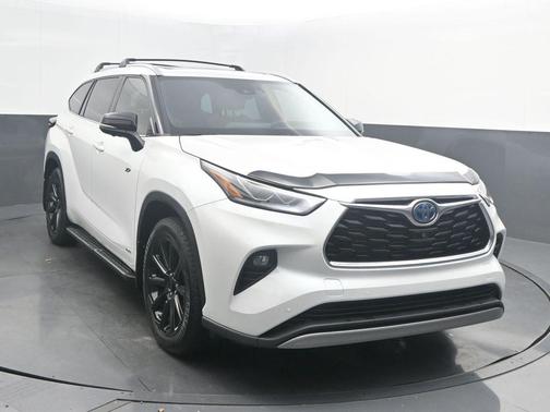2023 Toyota Highlander Hybrid Platinum