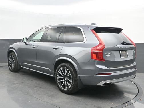 2020 Volvo XC90 T5 Momentum 7 Passenger