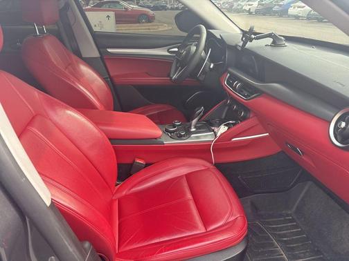 2018 Alfa Romeo Stelvio Base