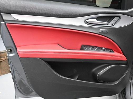 2018 Alfa Romeo Stelvio Base